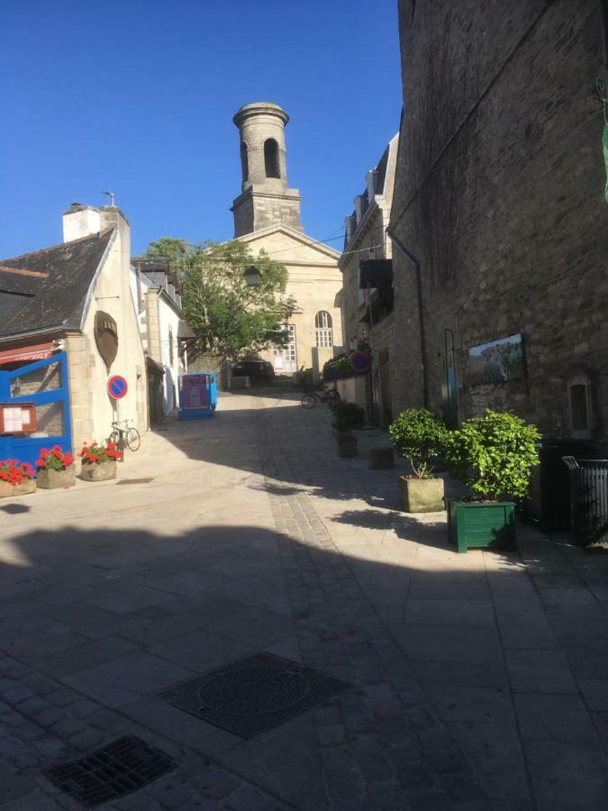 Votre Mini Maison En Plein Coeur Du Centre Ville -Terrasse - Et Parking Prive Sur Place Clos - Draps Et Menage Inclus Конкарно Экстерьер фото