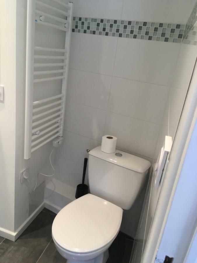 Votre Mini Maison En Plein Coeur Du Centre Ville -Terrasse - Et Parking Prive Sur Place Clos - Draps Et Menage Inclus Конкарно Экстерьер фото